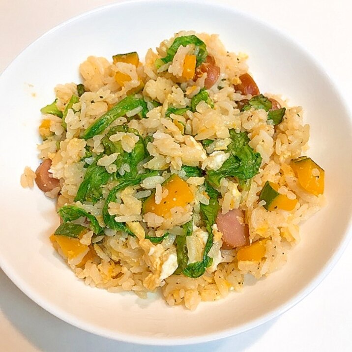 残り野菜を☆かぼちゃとレタスとウインナの炒飯